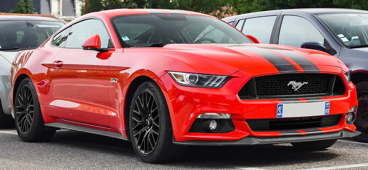 Ford Mustang GT - Photo 1